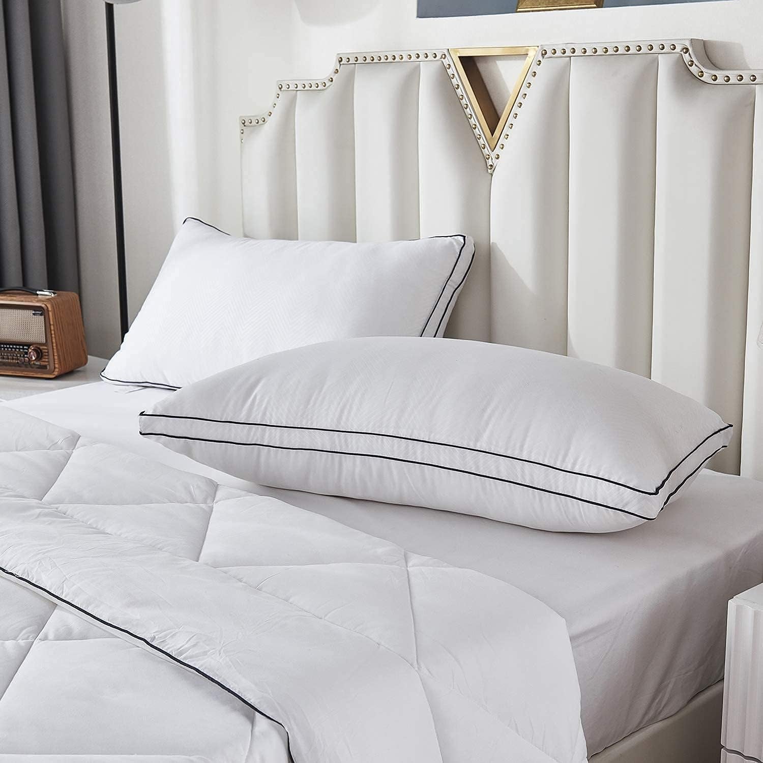 Bed Pillows for Sleeping, Luxury Plush Soft Pillow with Home and Hotel, Breathable Microfiber Cover Skin-Friendly Pillows for Side Back Sleepers (White, Queen (Pack of 4))